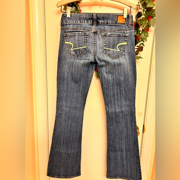 American Eagle -new without tags- low rise waist size 2 short. - Picture 2 of 5